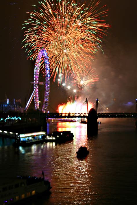 London Eye Fireworks by photorific on DeviantArt