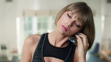 Taylor Swift Apple Music Drake Commercial — Singer Stars in ...