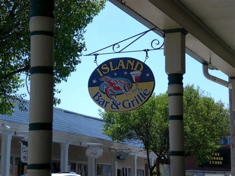 Island Bar and Grill, Oak Bluffs - Restaurant Reviews, Phone Number ...