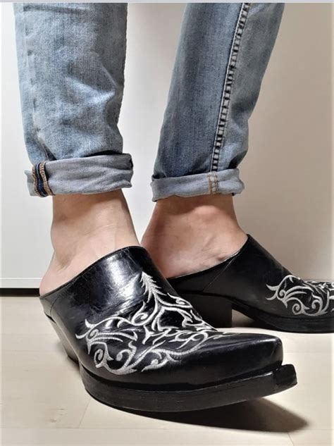 Pin by William Cooley on Man Clogs in 2021 | Mens sandals, Mens outfits ...