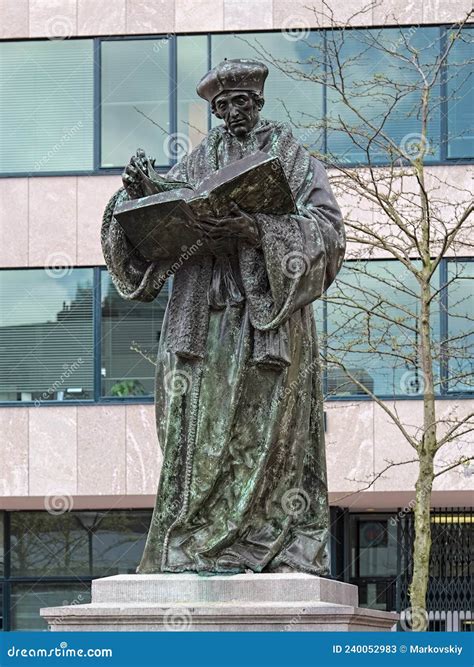 Statue of Erasmus in Rotterdam, Netherlands Stock Image - Image of building, sculpture: 240052983