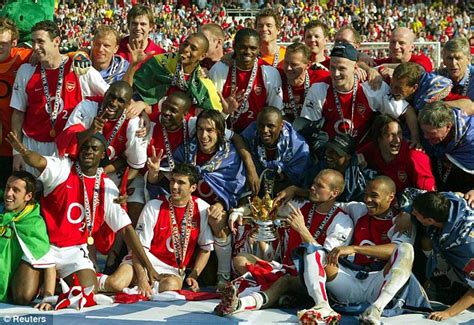 Arsenal Invincibles win Best Team in Premier League 20 Seasons Awards ...