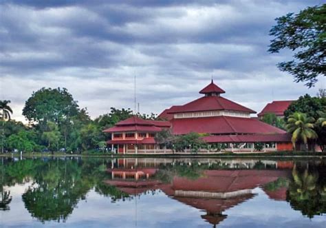 UI Universitas Indonesia di Jakarta - Program Studi, Jenjang Pendidikan