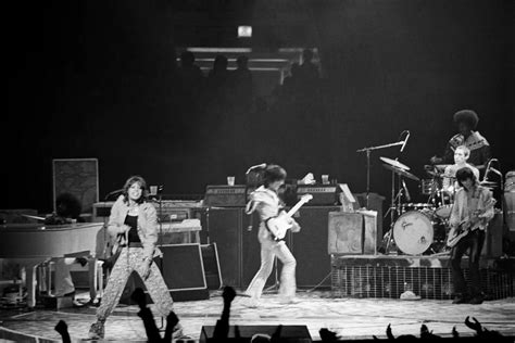 Rocking the Americas: The Rolling Stones’ Tour of 1975 in Photos