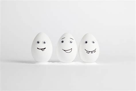 Eggs with faces - Creative Commons Bilder