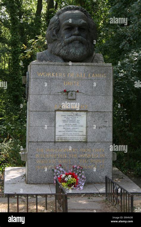 Karl Marx 's gravestone at Highgate Cemetery 5 May 1818 – 14 March Stock Photo, Royalty Free ...