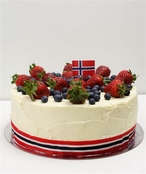 Flag cake ( Norsk Flaggkake / 17:e mai kake / Flaggtårta) | Flag cake ...