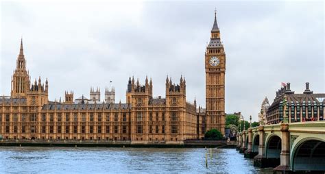 El Big Ben rompió de manera excepcional su silencio - National ...