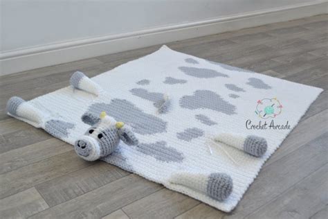 Cow Baby Blanket Crochet Pattern - crochet envy