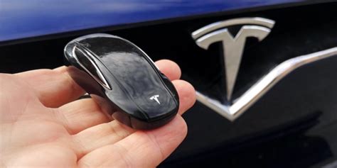 Serious Flaws Found in Vulnerable Tesla Key Fob Software