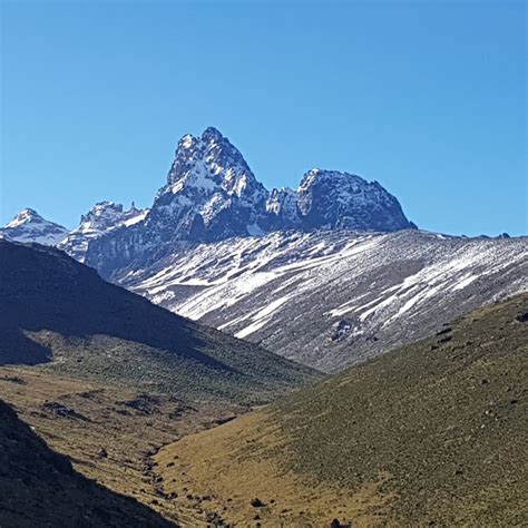 Mount Kenya trekking Chogoria - Point Lenana - Mount Kenya Climbing ...