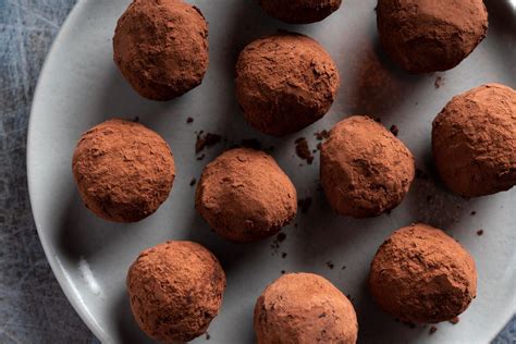 A Traditional French Dark Chocolate Truffles Recipe