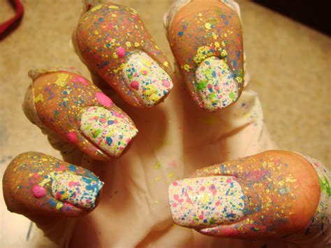 All Nail and Cosmetics: Splatter Paint Nails!