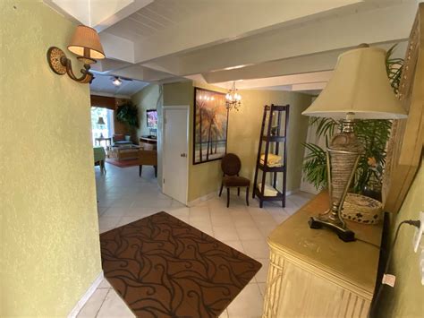 Beachfront and poolfront condos | Sunrise Beach Villas