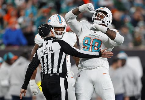 Grading the Dolphins defensive linemen after their 2023 season