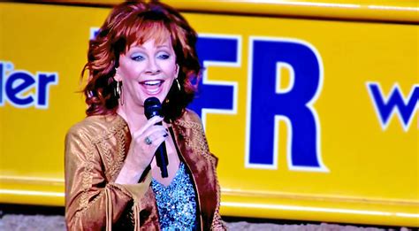 Reba McEntire Returns To Event Where She Was Discovered & Delivers ...