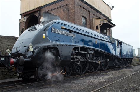 A4 Pacific 'Sir Nigel Gresley' 60007 | Steam engine trains, Steam trains, Train tracks