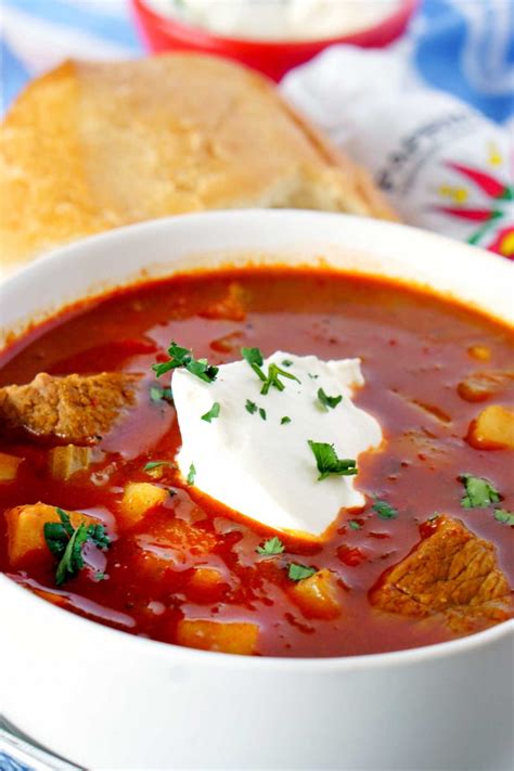 Hungarian Goulash Food Wishes : {Comfort Food} Hungarian Goulash | Goulash slow cooker ...