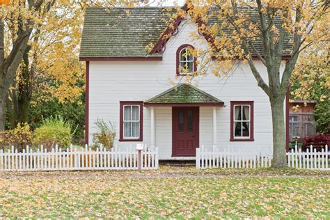 Blog | How to Enhance Your Yard with Low Fences