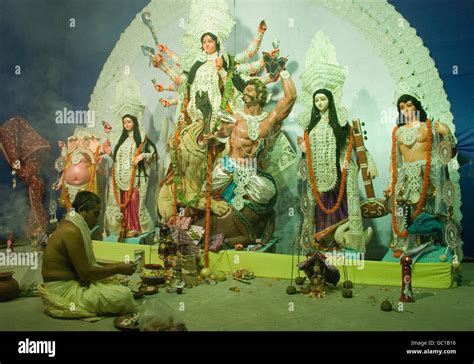 Durga Puja festival, Kolkata, West Bengal, India Stock Photo - Alamy