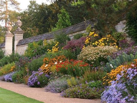 Pin by Debs on Herbaceous borders | Perennial garden plans, Sloped garden, Garden layout