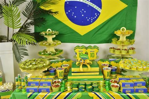 Resultado de imagen para decoracion fiesta brasileña | Decoração copa do mundo, Enfeites de ...