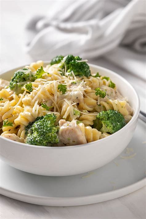 Chicken and Broccoli Alfredo | The Blond Cook