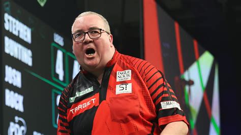 Grand Slam of Darts 2024: Stephen Bunting salutes crowd after advancing ...