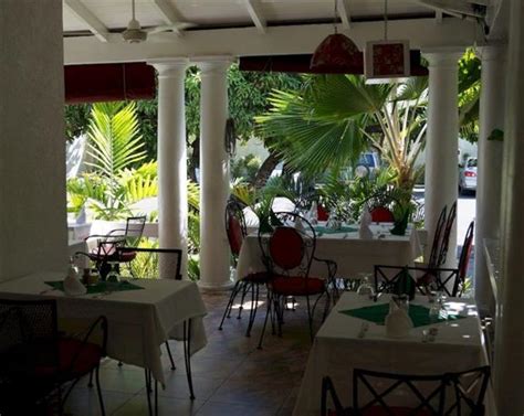 Four Seasons Hotel Kingston Jamaica - Compare Deals