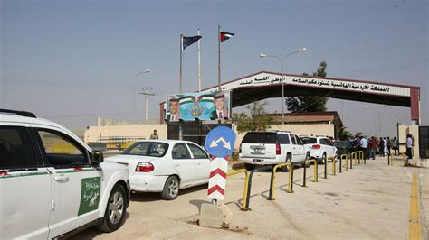 Jordan and Syria reopen main border crossing after 3 years