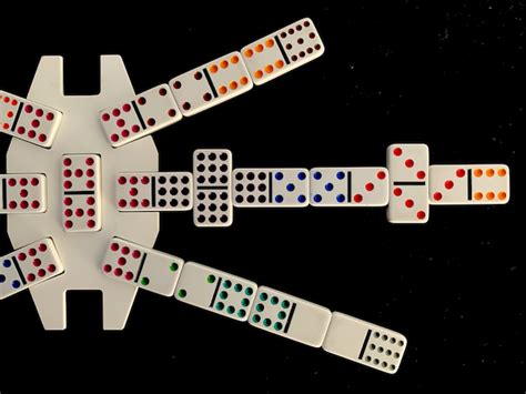 Beginner’s guide and rules to Mexican Train Dominoes