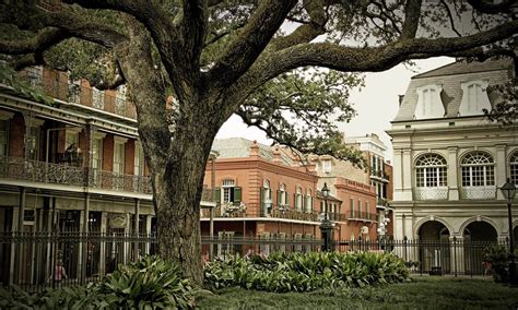 New Orleans, LA, USA Luxury Homes and New Orleans, LA, USA Lifestyle