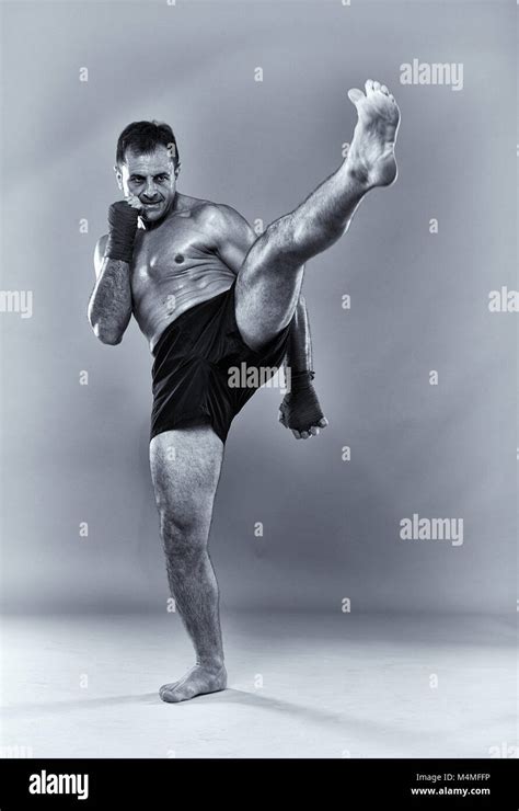 Karate front kick hi-res stock photography and images - Alamy