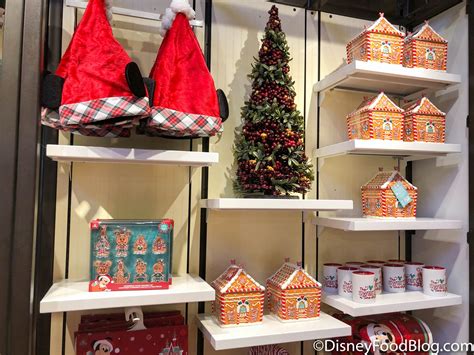 PHOTOS: MORE Holiday Decorations Are ALREADY Going Up in Disney World ...