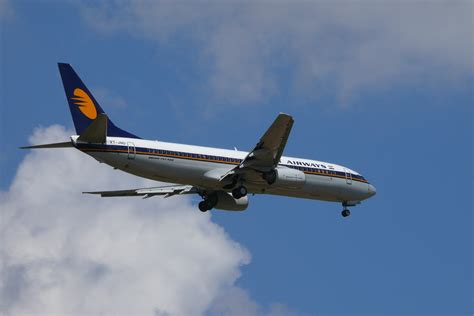 File:Jet Airways 737-800 VT-JND.jpg - Wikimedia Commons