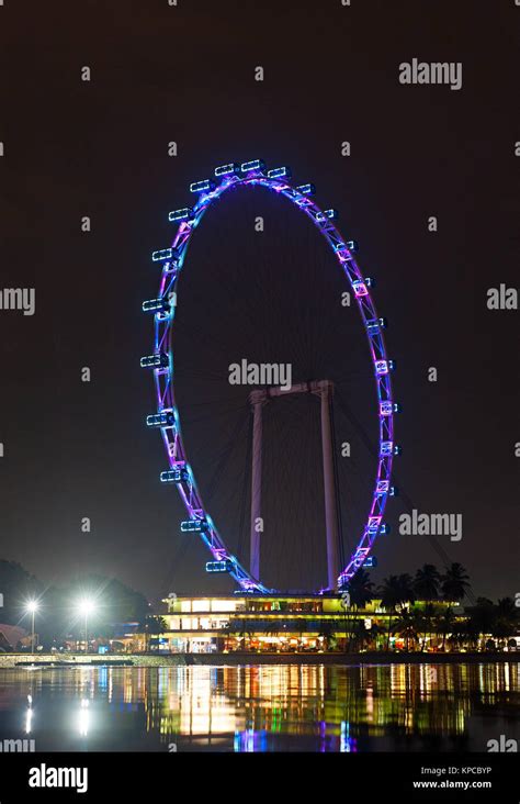 Night view of Singapore Flyer Stock Photo - Alamy