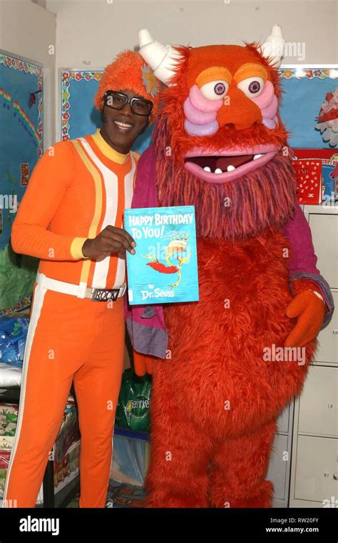 Birlikte çalışmak Bir isim yap gözünü dikmek yo gabba gabba characters kirpik Cilt temizleme ...