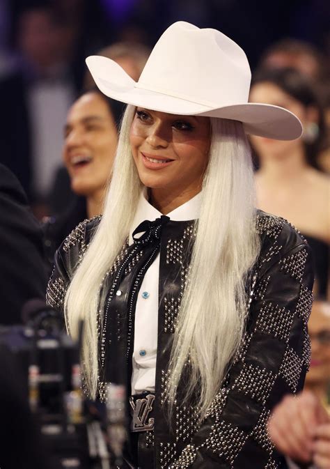 Beyoncé Goes Western at the 2024 Grammy Awards | Vogue