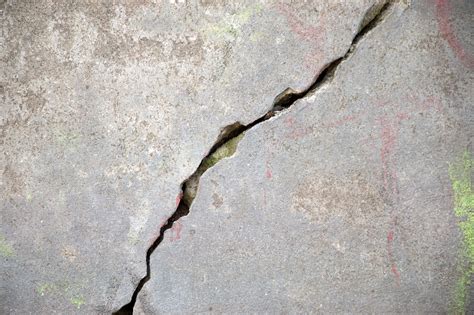 Causes of Concrete Foundation Cracks | Basement Waterproofing