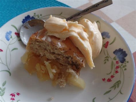 Sandy's Cooking: Apple Sponge Pudding with Custard Ice Cream