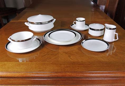 50 Piece Mikasa Solitude White Bone China Dinnerware Set | EBTH