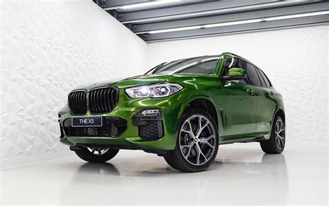 This BMW X5 looks stunning in Verde Ermes Individual color