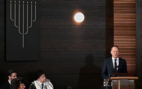 Olaf Scholz condemns wave of ‘inhuman’ anti-Semitism in Germany