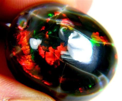 the characteristics of black opal Kalimaya good | Opal Gemstones