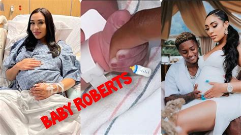 Rissa and Quan Baby Shine Roberts At 2 Hours Old In Pictures *cute fam* - YouTube