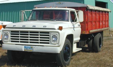 classic grain truck photos | Ford F600 | Trucks, Ford, Ford tractors