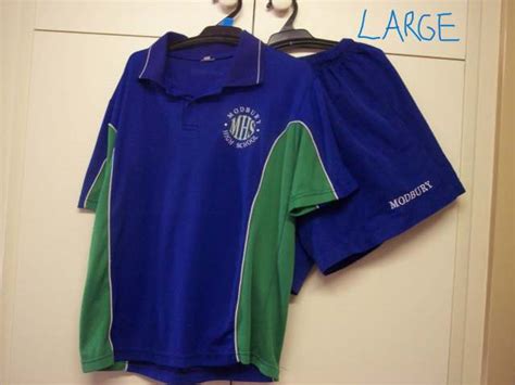 Modbury high school P.E uniform (shirt and shorts)-size Large - Kids ...