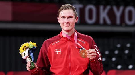 Denmark's Viktor Axelsen wins men’s singles badminton gold in Tokyo ...