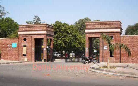 Filming at Ramjas College| Filmapia - reel sites . real sites