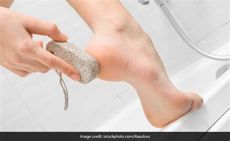 How To Use A Pumice Stone For Beautiful Feet: Best Techniques And Benefits